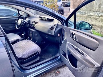 CItROEN C4 Coupe 1.6 hdi