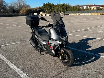 Scooter BMW C400X del 2023
