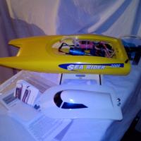 Motoscafo RC con 2 batterie lipo nuove