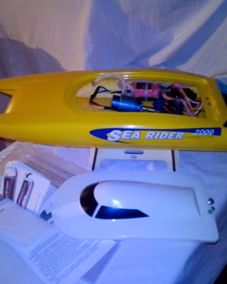 Motoscafo RC oltre 60km/h - 2 batterie lipo nuove