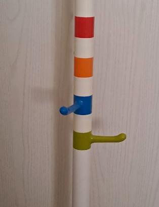 Attaccapanni IKEA da terra colorato