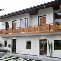 CASA DI TESTA TRICAMERE CON ORTO DI PROPRIETA'