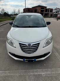 🚗 Lancia Ypsilon 1.2 GPL  Gold