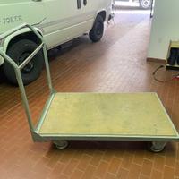 Carrello porta pacchi da magazzino