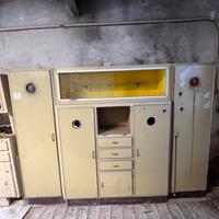 Armadio dispensa vintage anni ’50/’60 da restaurar