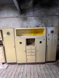 Armadio dispensa vintage anni ’50/’60 da restaurar