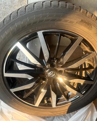 Gomme invernali 235/55/19+cerchi Toyota rav4 2022