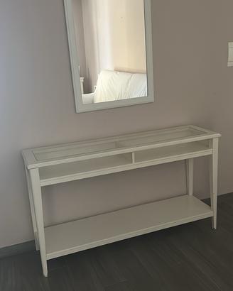 Set ingresso Ikea: consolle con specchio