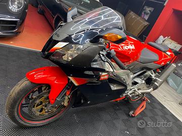 Aprilia rsv1000 R