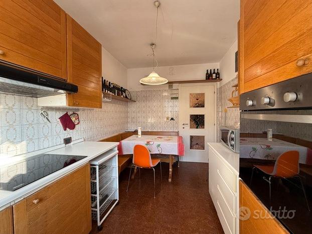 Ampia stanza singola con balcone privato da sett