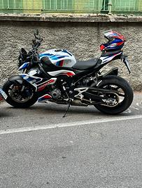 BMW m 1000 r