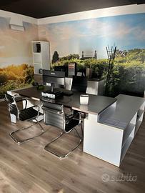 Set scrivania e scaffali per ufficio