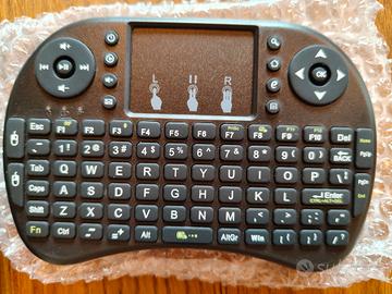 Mini tastiera wireless con touchpad per PC/TV
