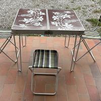 Tavolo pieghevole con 3 sedie