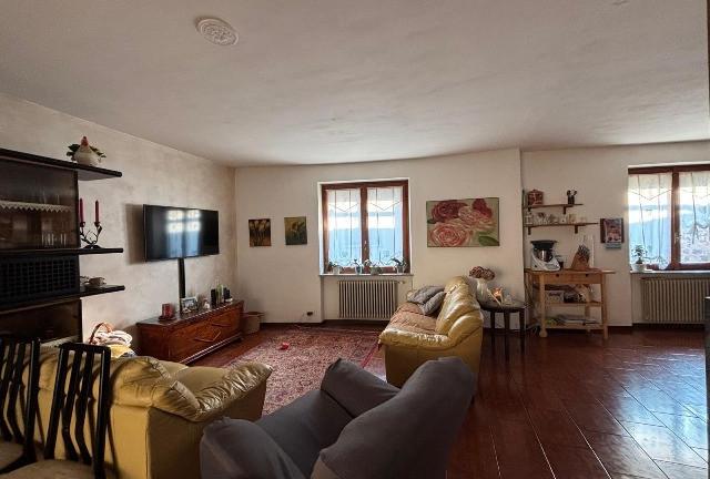 Quadrilocale al piano primo in zona centrale