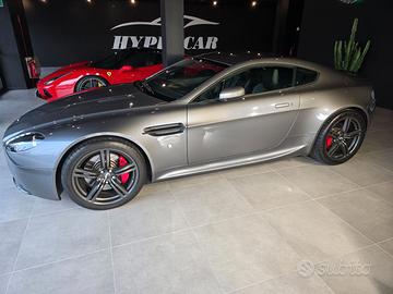 Aston Martin Vantage V8