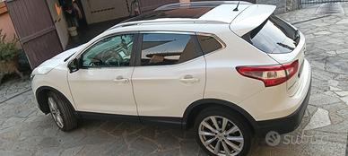 NISSAN QASHQAI 1.6 TEKNA  130 CV  4 X 4 DIESEL