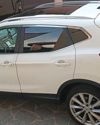 NISSAN QASHQAI 1.6 TEKNA  130 CV  4 X 4 DIESEL