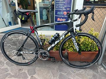 Bici da Corsa Fuji in Carbonio