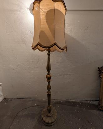 Set 2 lampade vintage coordinate legno intagliato