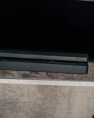 PlayStation 4 Slim + 6 giochi + VR