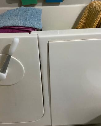 Vasca bagno con acccessori