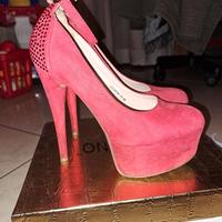Scarpa con tacco alto