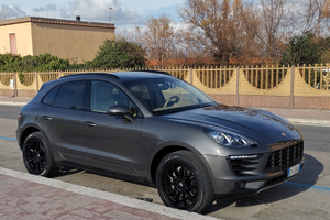 Porsche Macan 3000d Anno 2014