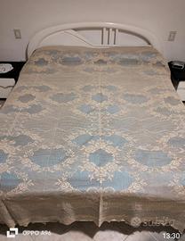 Copriletto all ' uncinetto 