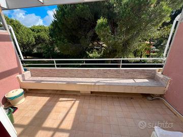 Bilocale con terrazza-piscina-aria condizionata