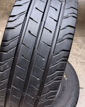 Gomme 235/65/16