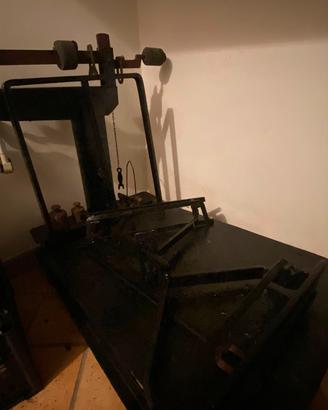 Bilancia bascula d’epoca con pesi