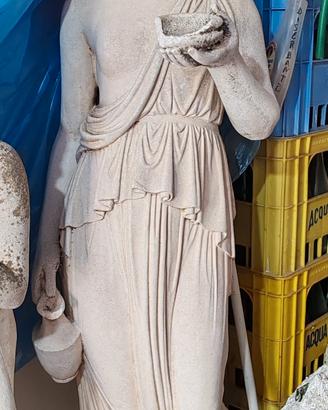 Statua in cemento Vestale 