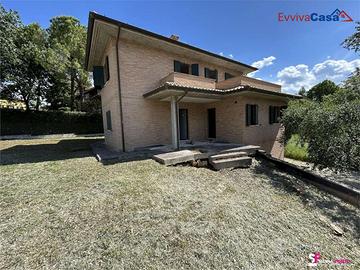 Appartamento con Giardino a Corinaldo