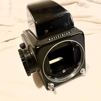 Hasselblad 500 c/m + Zeiss Planar 80 / 2.8 / T*