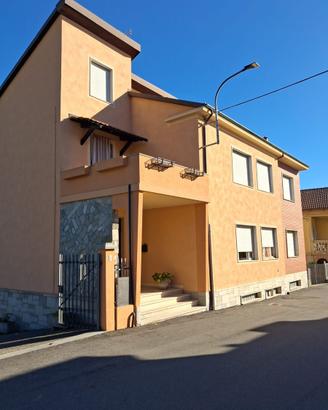 Casa libera su 4 lati