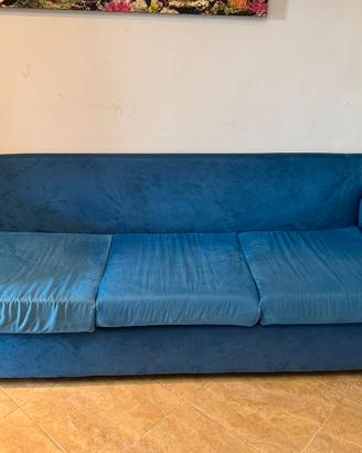 Divano 3 posti.