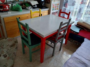 Tavolo con sedie