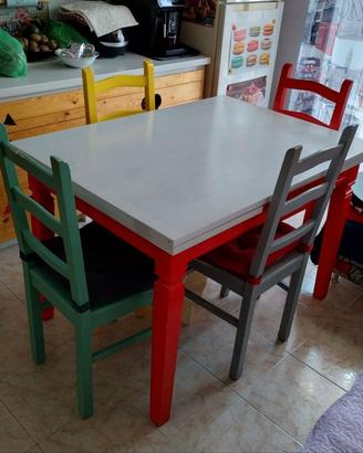 Tavolo con sedie
