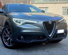 Alfa Romeo Stelvio. Executive 2.2 Diesel 210CV