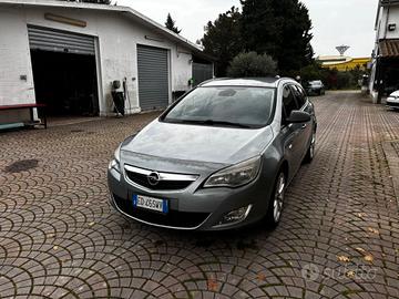 Opel Astra 1.7 CDTI 110CV Sports Tourer Cosmo UNIP