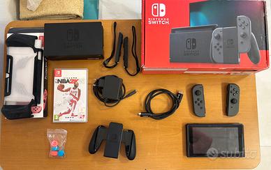 Nintendo Switch + accessori e cablaggio completo.