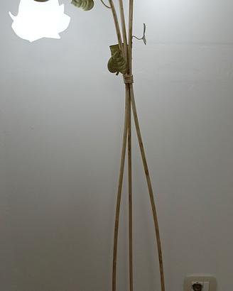 Lampada da terra con tre luci