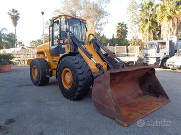 PALA GOMMATA JCB
