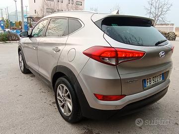 Hyundai Tucson

 x possible diesel full opzional