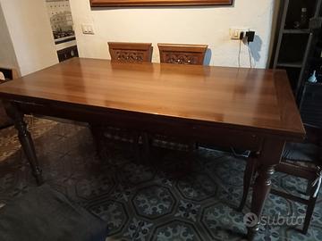 Tavolo in legno massello