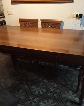 Tavolo in legno massello