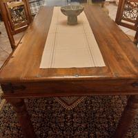 Tavolo sedie e tavolino etnici