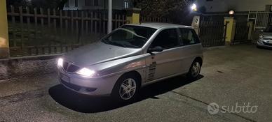 Lancia Y 2001, con GPL Ideale per Neopatentati