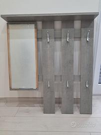 Guardaroba con specchio e ganci